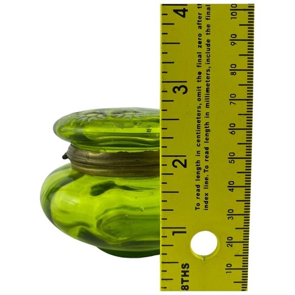 Victorian Green Glass Enamelled Dresser Box Powder Trinket Daisies - Picture 8 of 9